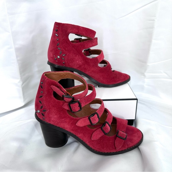 Coach Suede Buckle Booties Rivets Leather lining Padded Insole Round Heel sz 6 - Picture 3 of 10